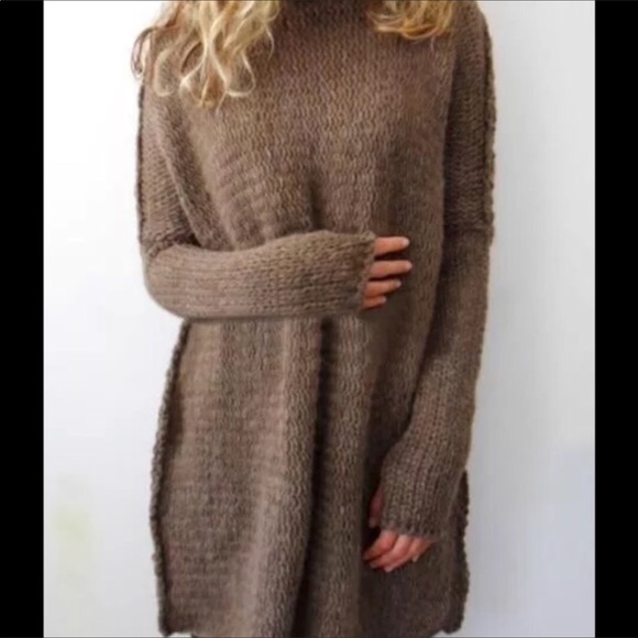boutique Sweaters - Boutique BOHO Wide Hem Turtleneck Tunic Sweater